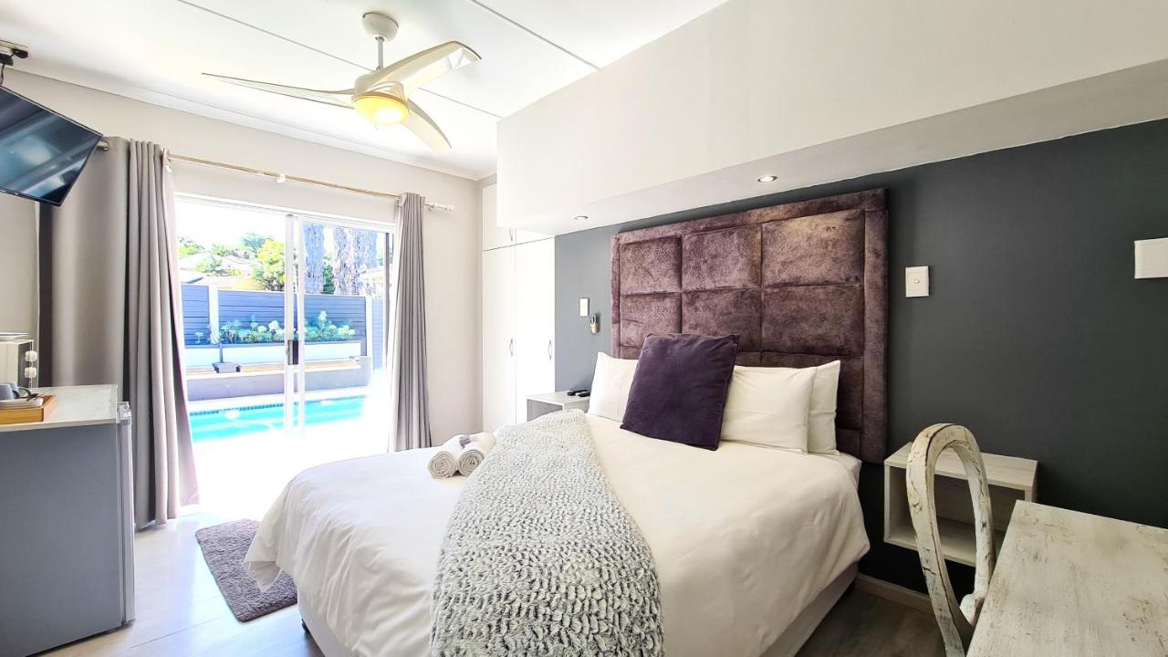 Lido Living Bed & Breakfast East London Bagian luar foto