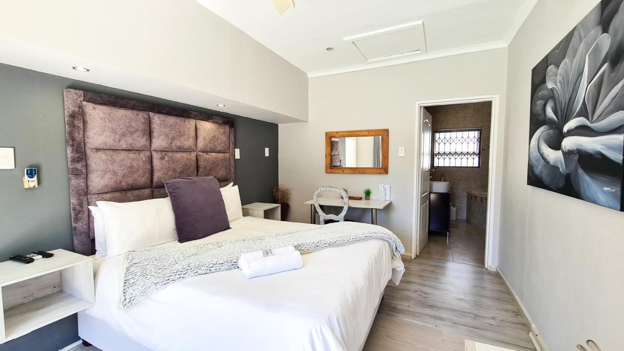 Lido Living Bed & Breakfast East London Bagian luar foto