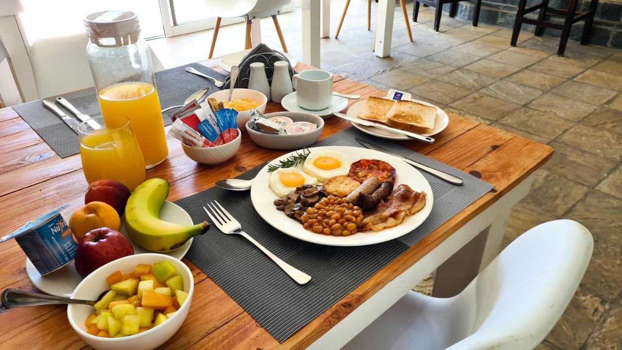 Lido Living Bed & Breakfast East London Bagian luar foto