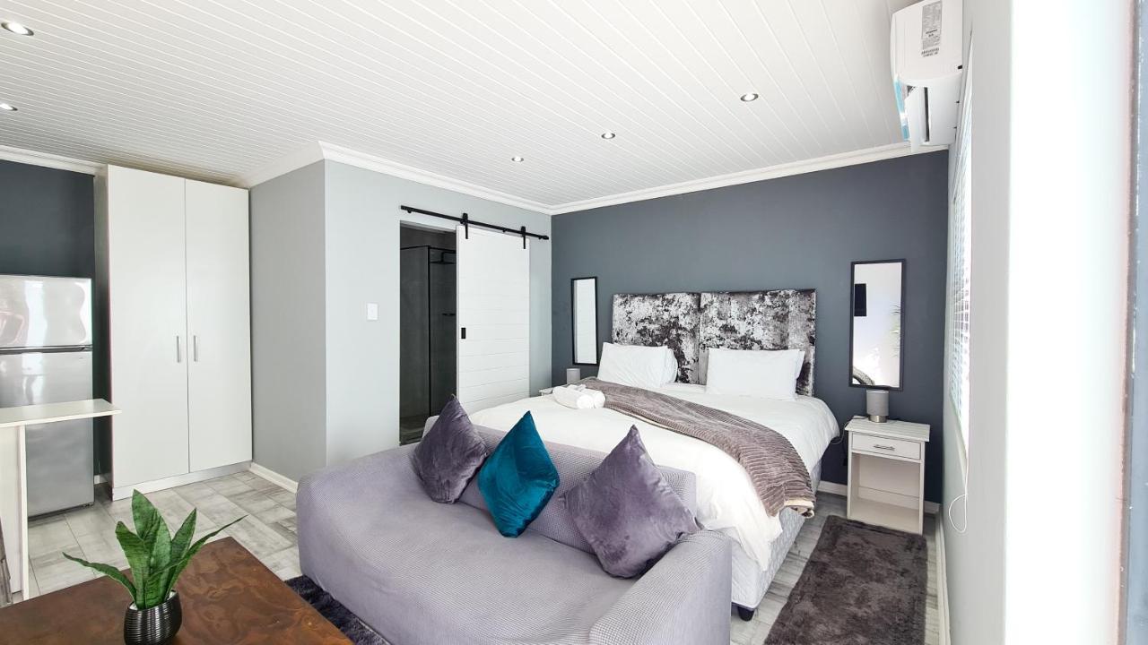 Lido Living Bed & Breakfast East London Bagian luar foto